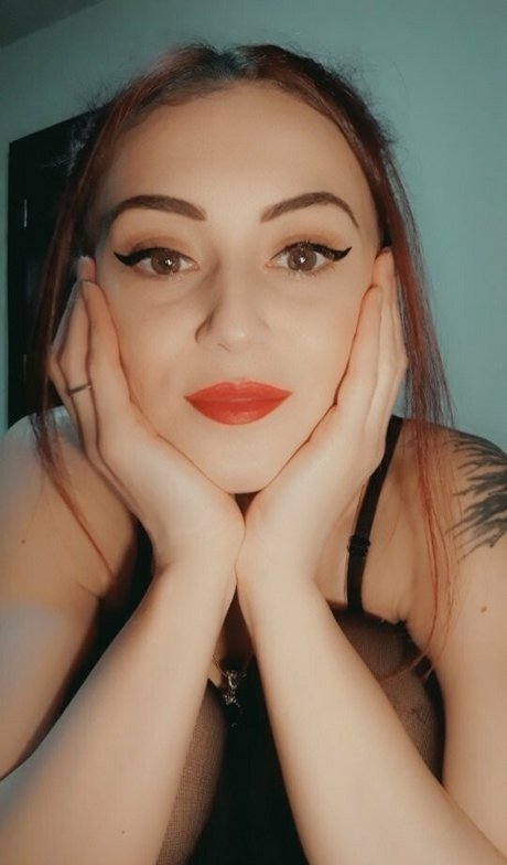 jungfrau-onlyfans nacktheit top foto