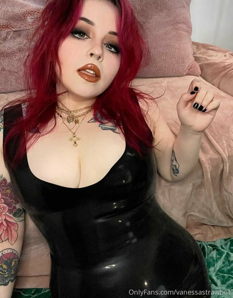 vanessastrawbe1 erotische nackten foto