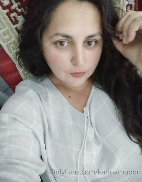 karinamoonn erotische pornografische bild