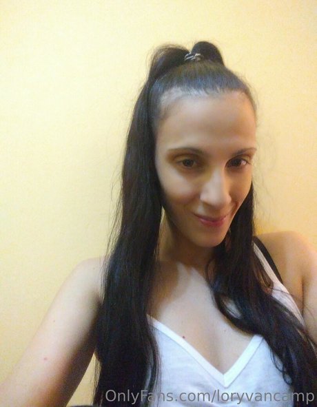 loryvancamp exklusive nackten fotos