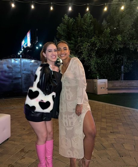 Emily V kostenlose xxx fotos