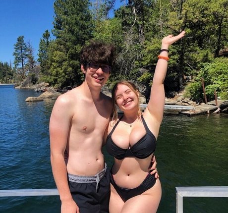 Haley E erotische pornographische fotos