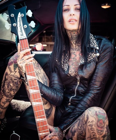 FemkeFTW model erwachsene bild