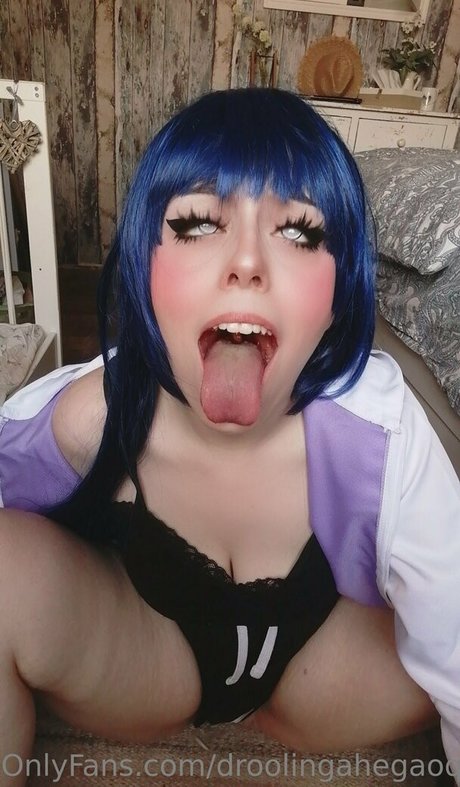 asiatische schwester onlyfans perfekte top bild