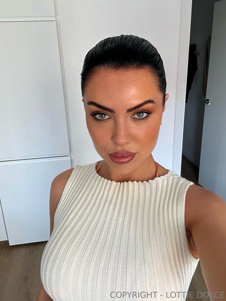 lottie dolce_ pornostar xxx bild