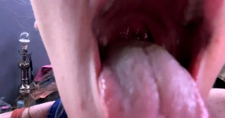 anwalt onlyfans kunst nackt foto