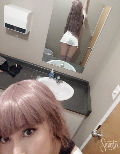 Sinastri nackte foto