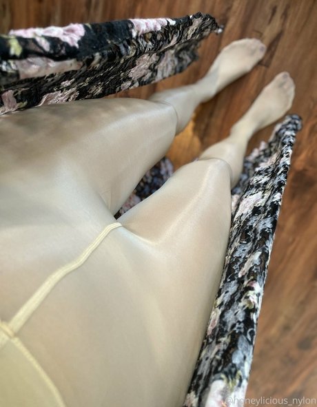 Simone Honey kunst pornografische archiv