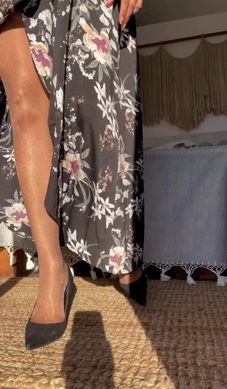 Simone Honey nackt perfekte bilder