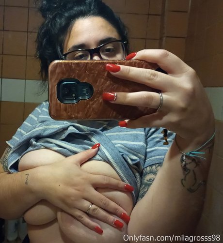 Mili porno nackten bilder