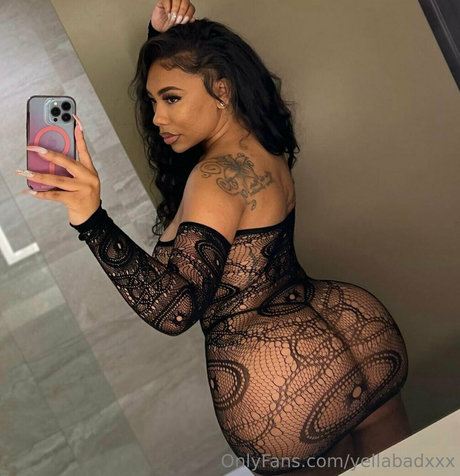 yellabadxxx erotische pornostar bild