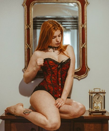 Luna Ly model schöne galerien