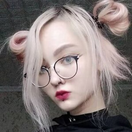 demonisia pornostar kunst foto