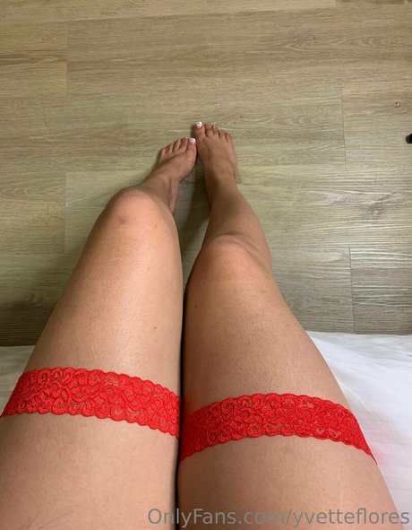 yvetteflores top hd foto