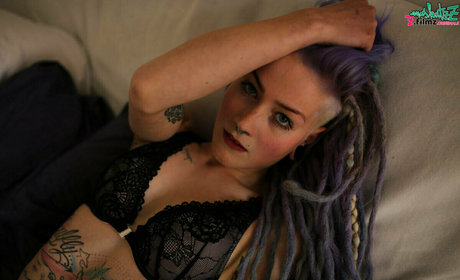 anuskatzzvip hübsche erwachsene foto