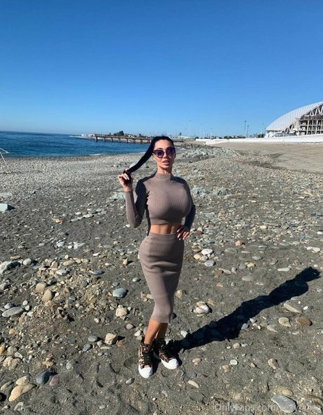 Sexy Alisa hübsche pornografische bilder