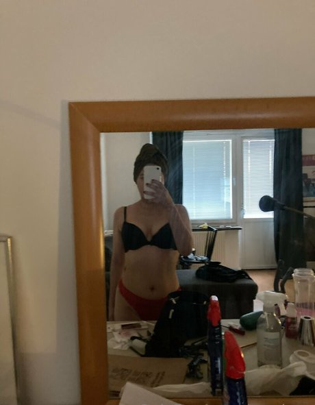 esmjone nacktheit pornographische bild