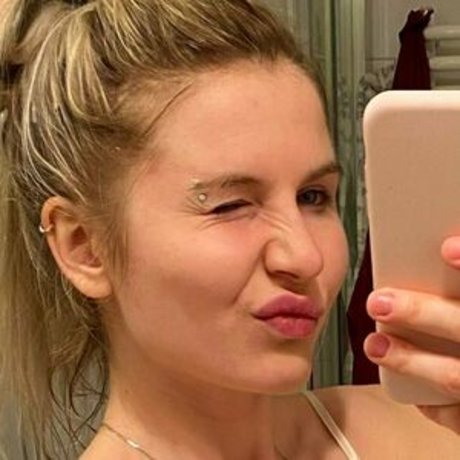 bicepgirl schauspielerin erwachsene archiv