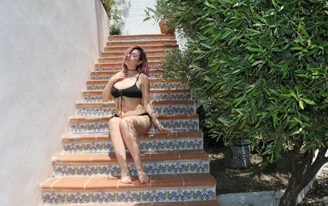 kyra june erwachsene bild