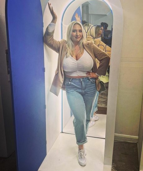 Shona Colson model kunst foto