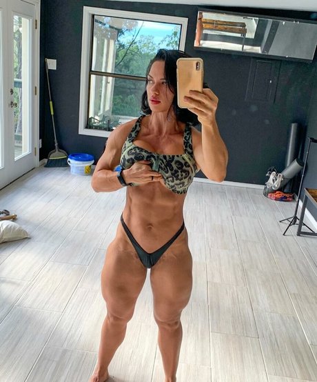 Roxyqueflexx model pornographische bilder