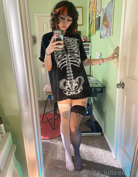 its julieee_ schauspielerin hübsche fotos