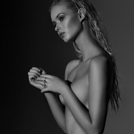 Nikoline Vibe heiße foto