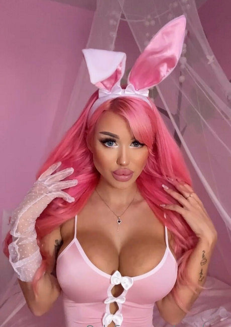 ursakura schöne nackt fotos