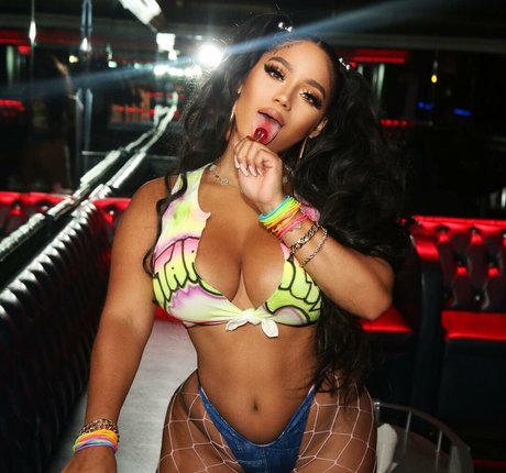 Makeawishstar erwachsene nackte bilder