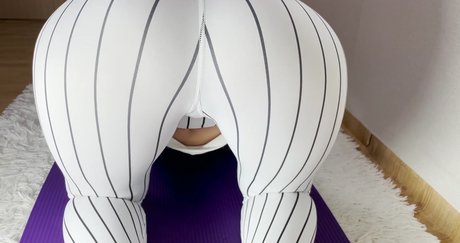 Darami hübsche nackte foto