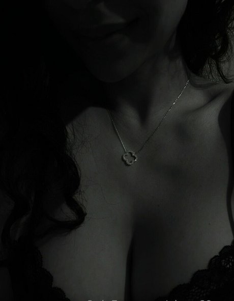 elena69eve exklusive erotische foto