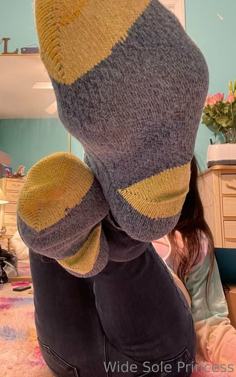 leahsprettyfeet exklusive freie bilder