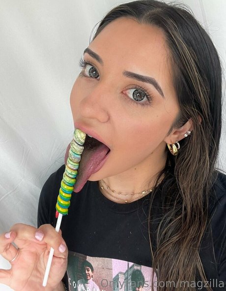 Magzilla Magzillac nacktheit freie fotos