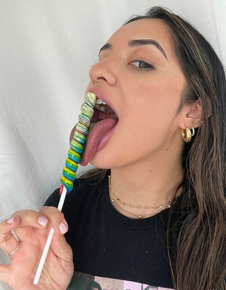 Magzilla Magzillac kunst nacktheit galerien