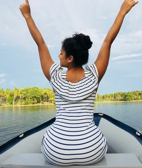 Sandani Fernando hd heiße bilder