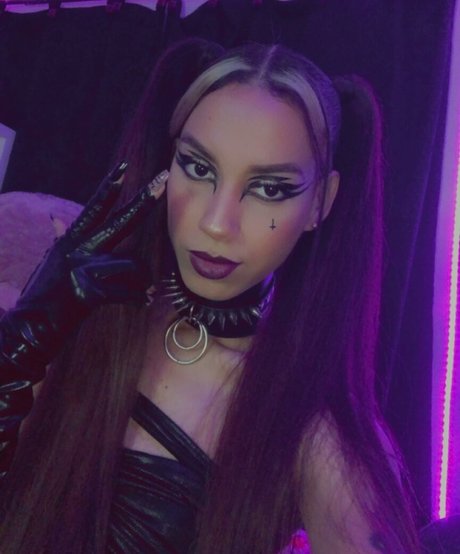 Karoll Valencia schöne erwachsene foto