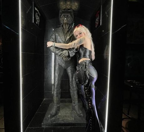 Sophie Storm schöne heiße foto