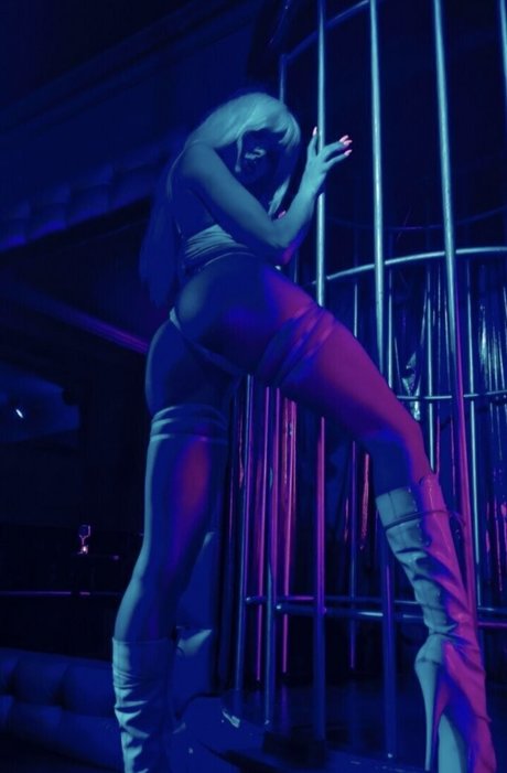 Sophie Storm kostenlose nackten archiv