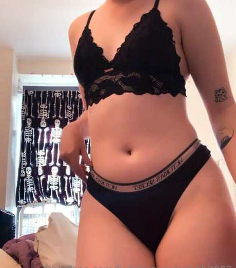 bubblegumnymph2002 sexy kunst galerien