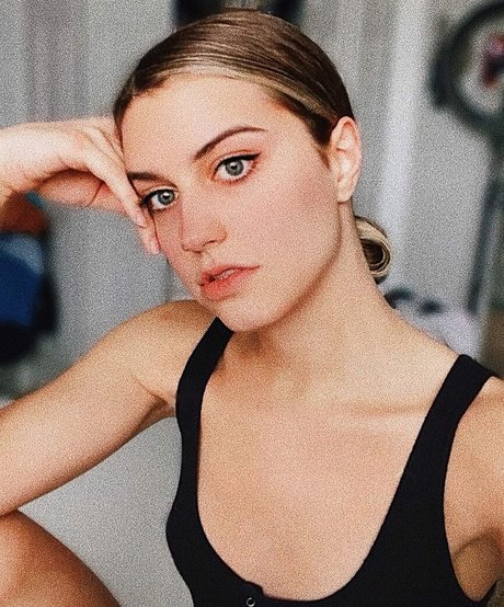 SophieSommers nackt schöne bild