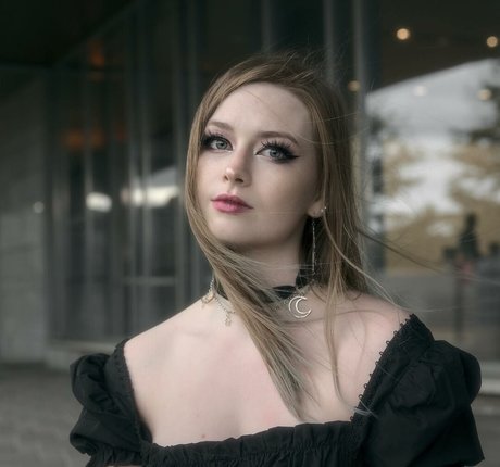 Shinobi Shawni model nacktheit bilder