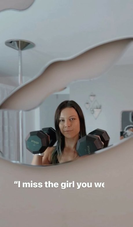 Kora Raw freie akt bilder