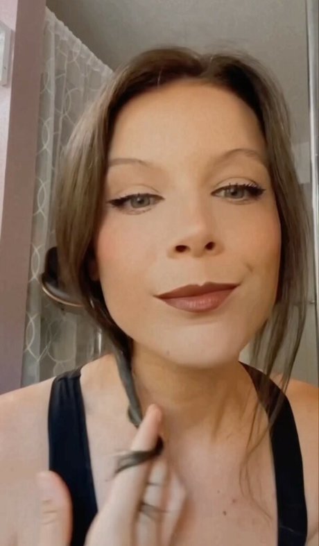 Kora Raw nacktheit pornostar galerie