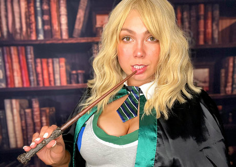 teen brille onlyfans exklusive nackten fotos