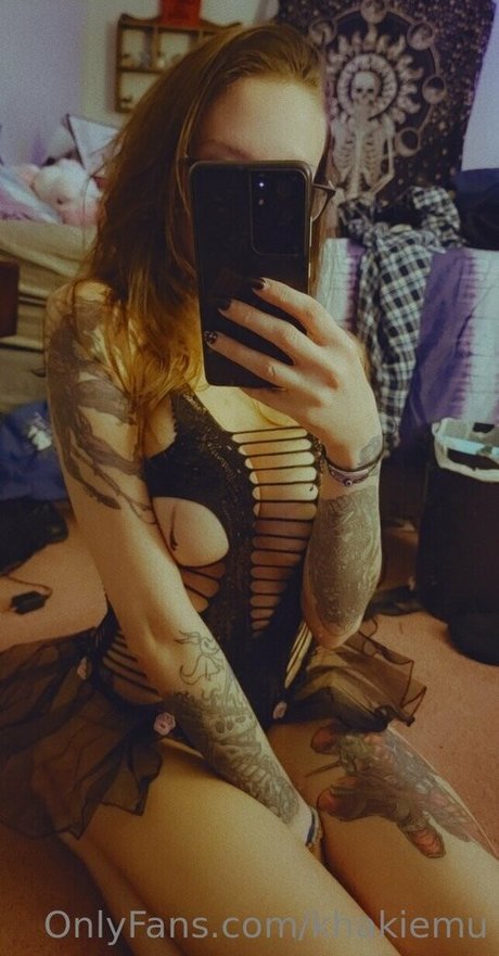 khakiemu schauspielerin nacktheit fotos