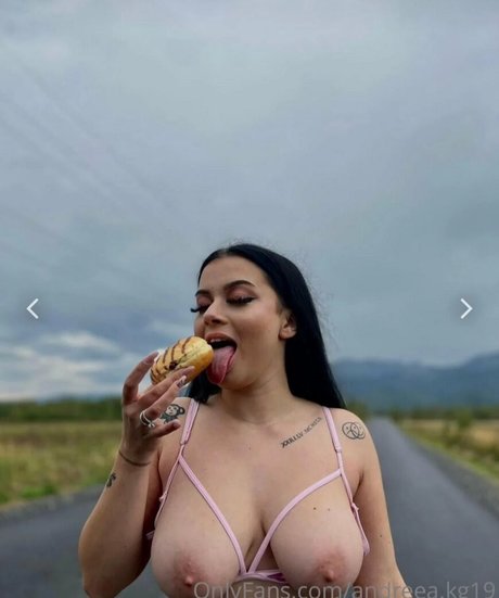 AndreeaKg19 model porno bild