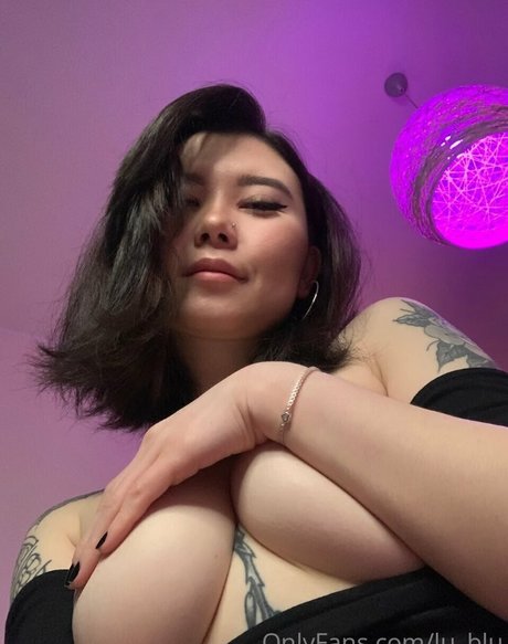 Lu Blu erwachsene hübsche fotos