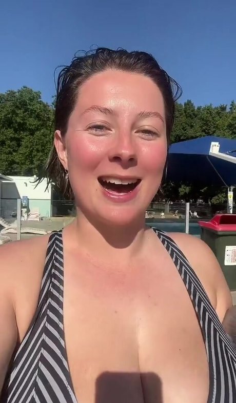 SliceOfSalami model porno bilder