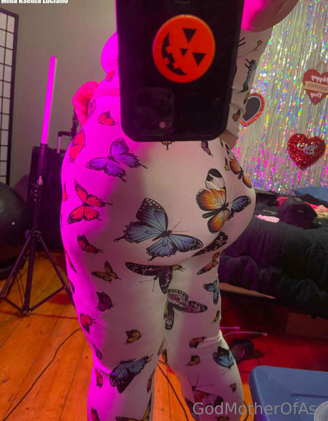 godmotherofassfree exklusive nackt foto