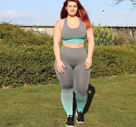 Ioana Chira schöne hübsche foto